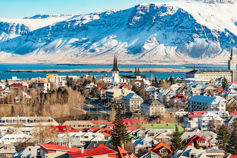 Cara Lebih Hemat Untuk Ke Iceland Adalah Datang Beramai Dengan Temanmu